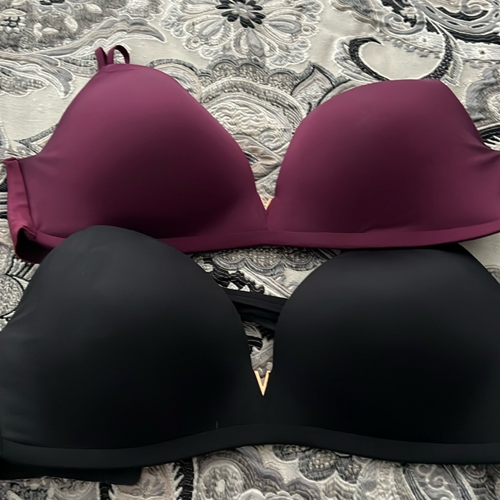 2 VS wireless bras